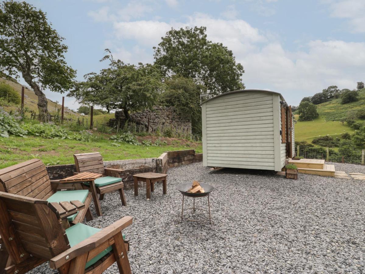 Tan Y Castell Shepherds Hut Llangollen Exterior photo